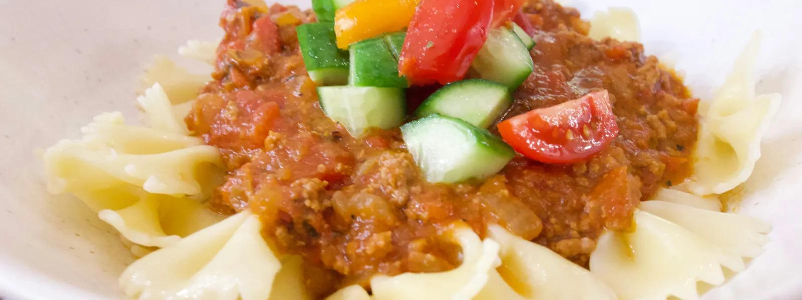 UZ DNEVNU PONUDU NUDIMO SVAKODNEVNI MENI A LA CARTE JELA      (jela po narudžbi)